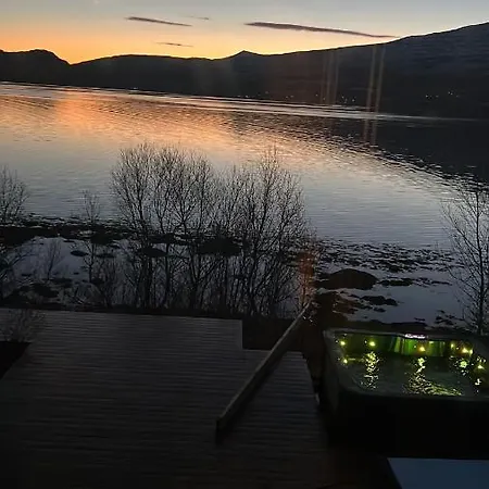 Seaside Lounge At Hakoyvegen 151 , Cozy Two Separate Units ,1 Bedroom Or 2 Bedrooms Possibly For Electric Vehicle Station, Tromso Guest house Tromso
