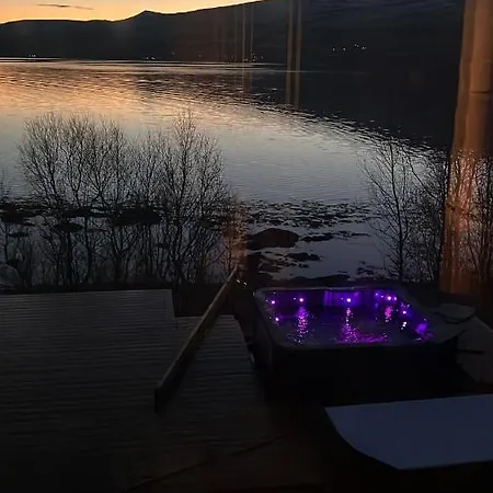 Guest house Seaside Lounge At Hakoyvegen 151 , Cozy Two Separate Units ,1 Bedroom Or 2 Bedrooms Possibly For Electric Vehicle Station, Tromso Tromso