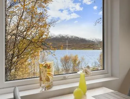 Seaside Lounge At Hakoyvegen 151 , Cozy Two Separate Units ,1 Bedroom Or 2 Bedrooms Possibly For Electric Vehicle Station, Tromso 4* Tromso