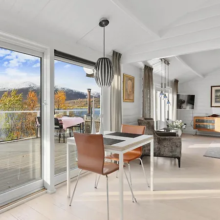 Seaside Lounge At Hakoyvegen 151 , Cozy Two Separate Units ,1 Bedroom Or 2 Bedrooms Possibly For Electric Vehicle Station, Tromso Tromso