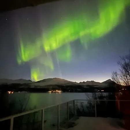 Seaside Lounge At Hakoyvegen 151 , Cozy Two Separate Units ,1 Bedroom Or 2 Bedrooms Possibly For Electric Vehicle Station, Tromso Guest house Tromso