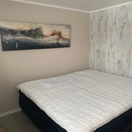 Seaside Lounge At Hakoyvegen 151 , Cozy Two Separate Units ,1 Bedroom Or 2 Bedrooms Possibly For Electric Vehicle Station, Tromso Guest house Tromso